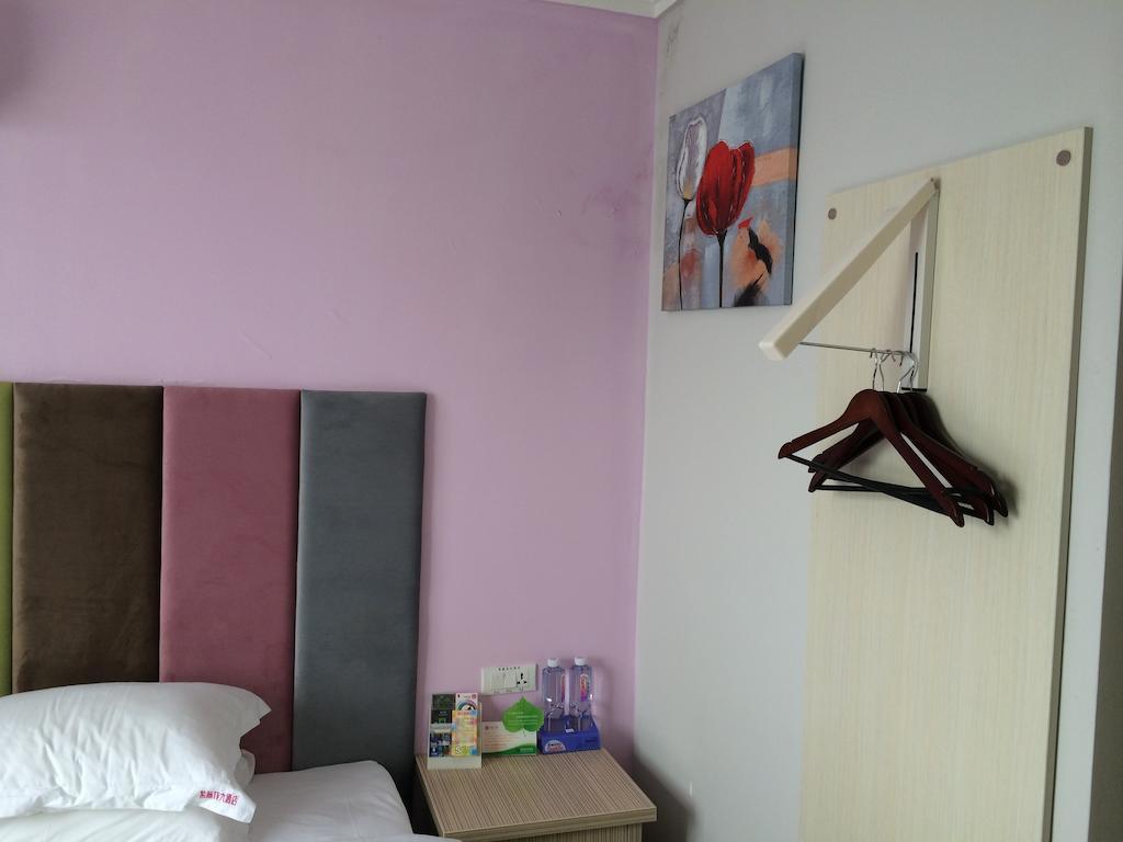 Guilin Wisteria Hotel Room photo