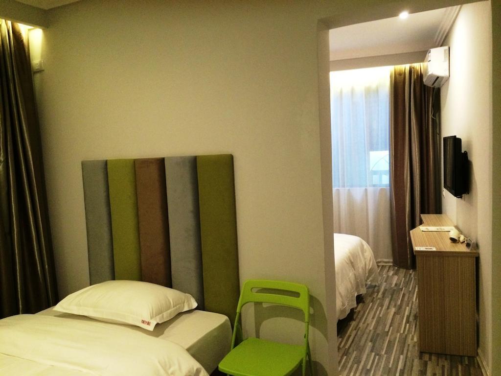 Guilin Wisteria Hotel Room photo